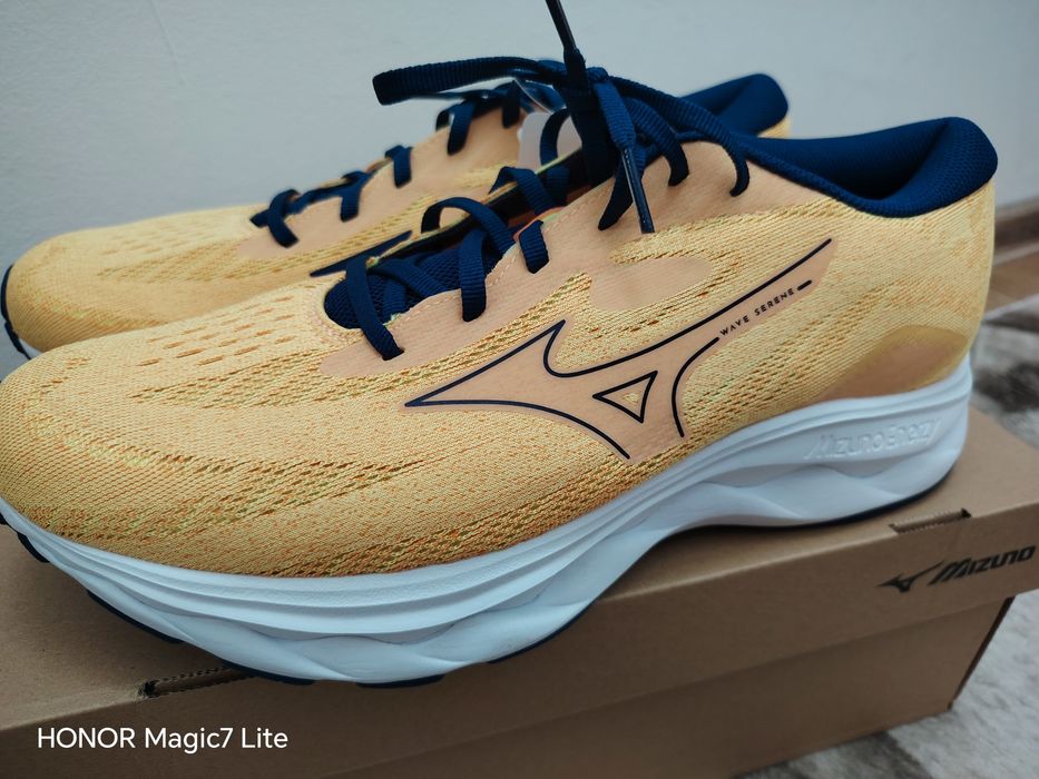Adidași mizuno serene