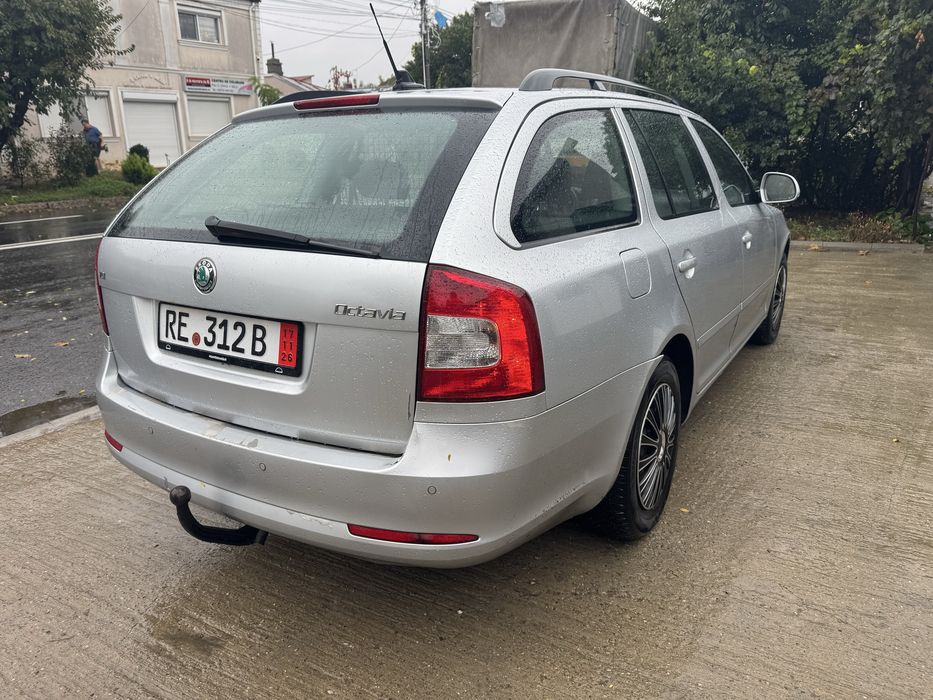 SKODA Octavia 2012 — imagine 3