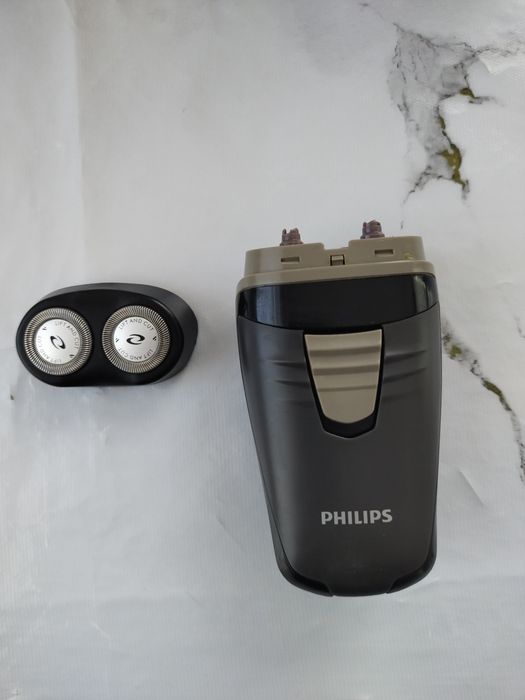 Бритва PHilips на батарейках.