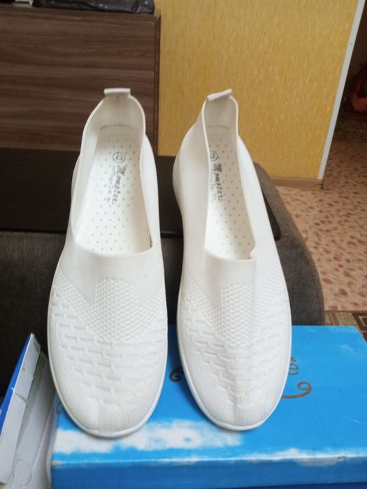 Продам женскую обувь