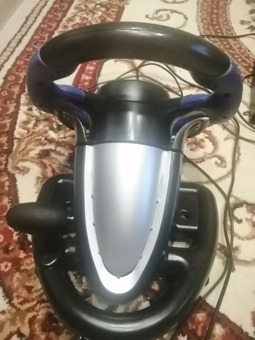 Vând volan pc puțin folosit!