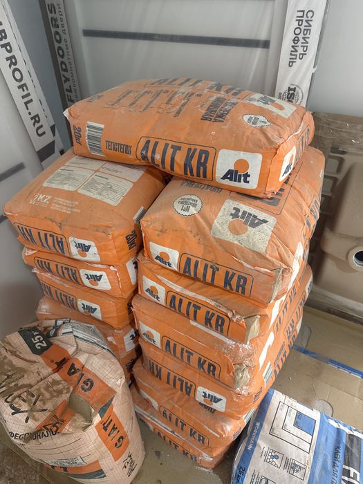 Продам 12 мешков шпатлевки