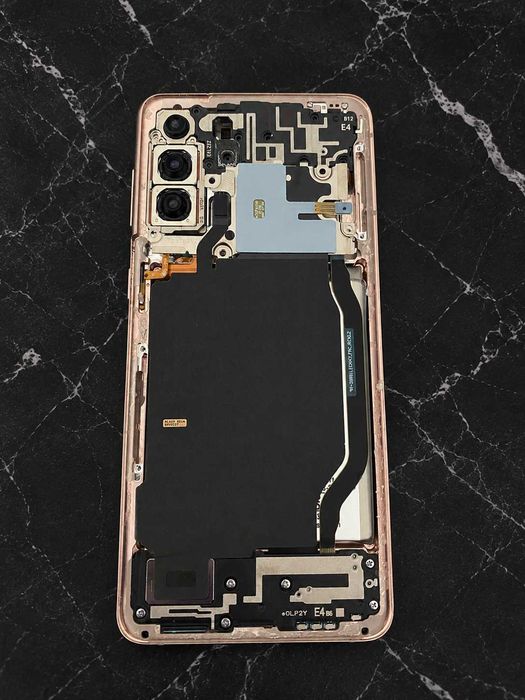Ecran Original Samsung Galaxy S21 Plus (S21+) cu Ramă – Perfect Funcțional / Sticlă Fisurată