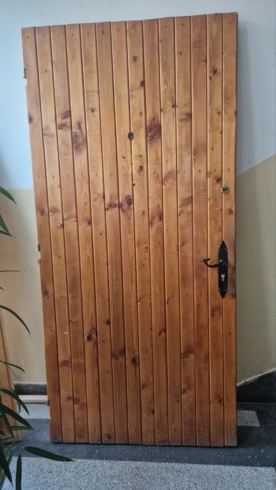 Входна врата от апартамент