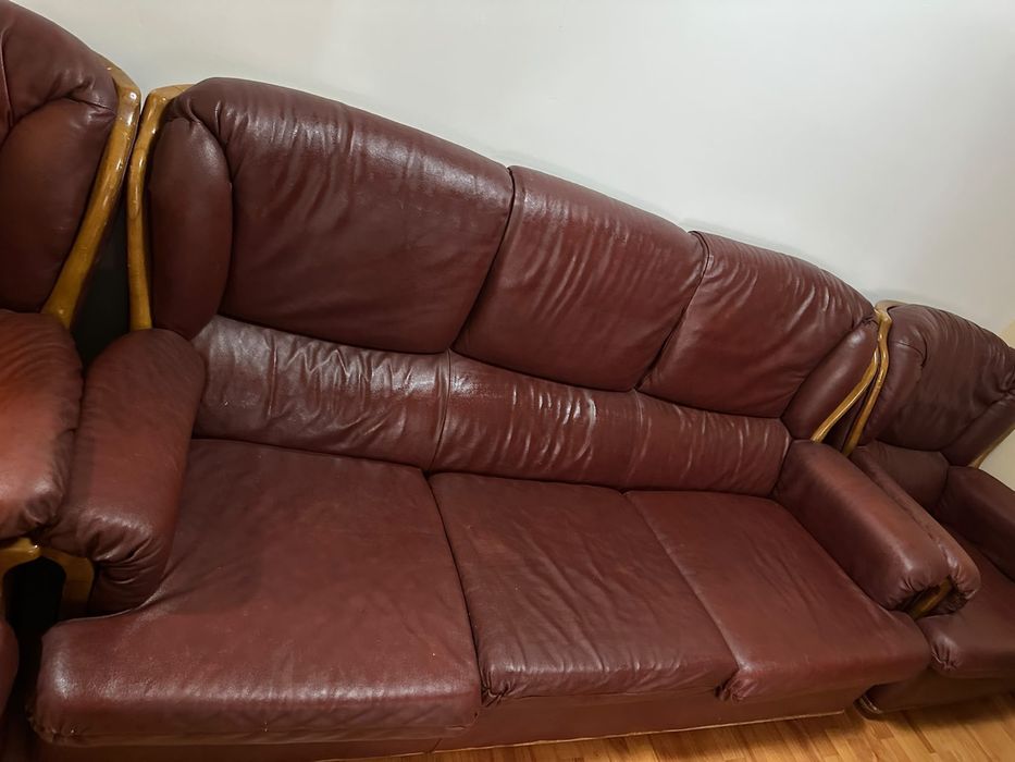 Canapea din piele cu scaune din piele
