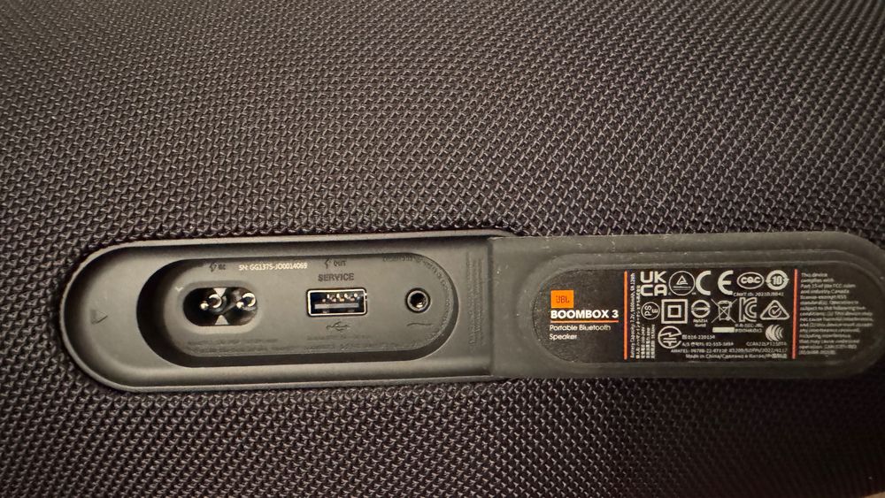Vând boxă JBL Boombox 3