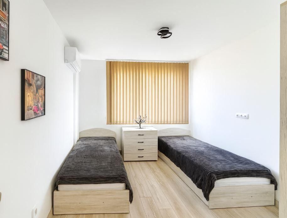 Дава се под наем Тристаен апартамент в Варна, Трошево - 75 кв.м за 650 € - Снимка #2