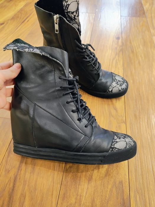 Боти естествен кожа