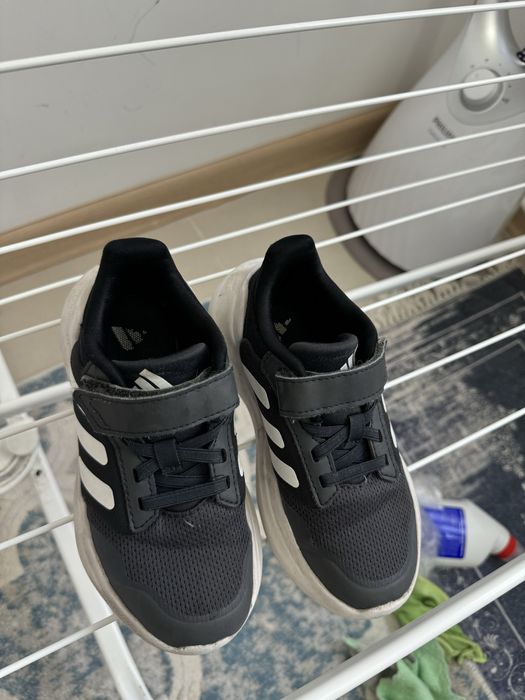 Продам кроссовки адидас 31р