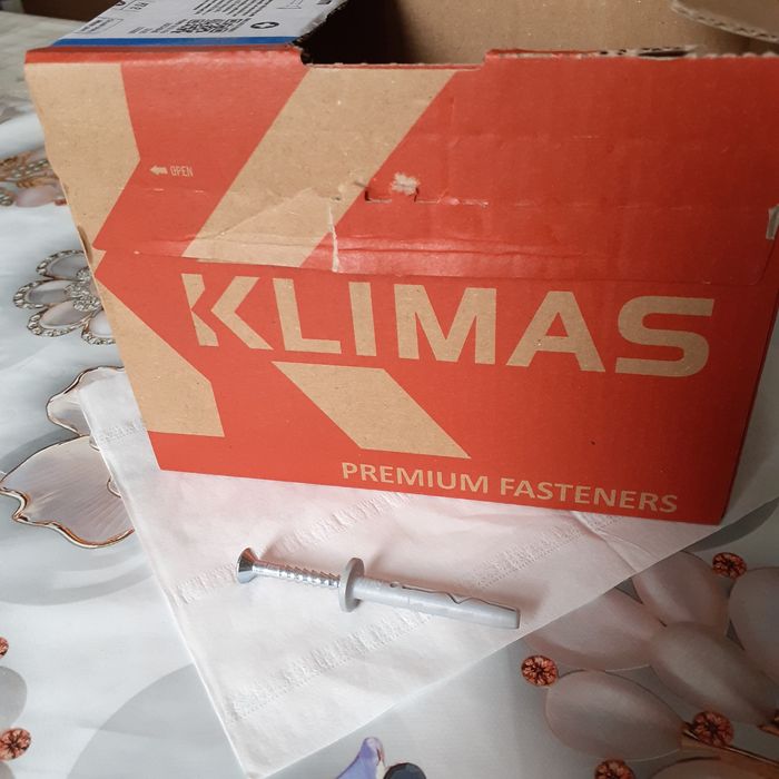 Продам дюбеля Польша