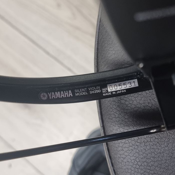 Amanet F28: Vioara electrica Yamaha SV 250