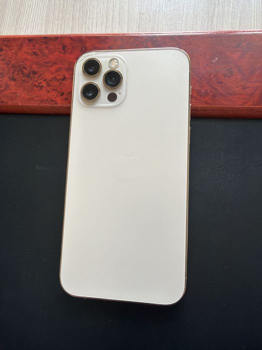 Айфон 12 про продам