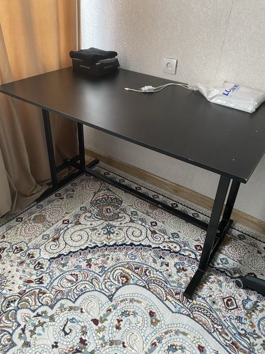 Продам компьютерный стол