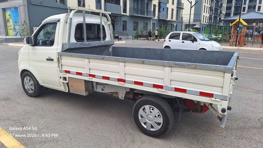 Changan T3  автомашинаси сотилади.