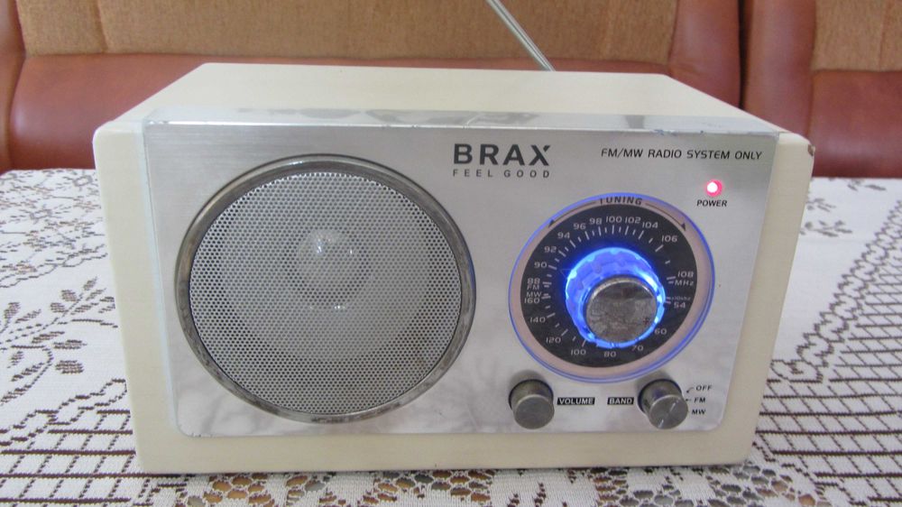 Radio de calitate,carcasa din lemn auditie super
