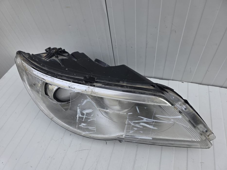 Far dreapta VW Tiguan bi-xenon adaptiv original Cod 5N1941032 T