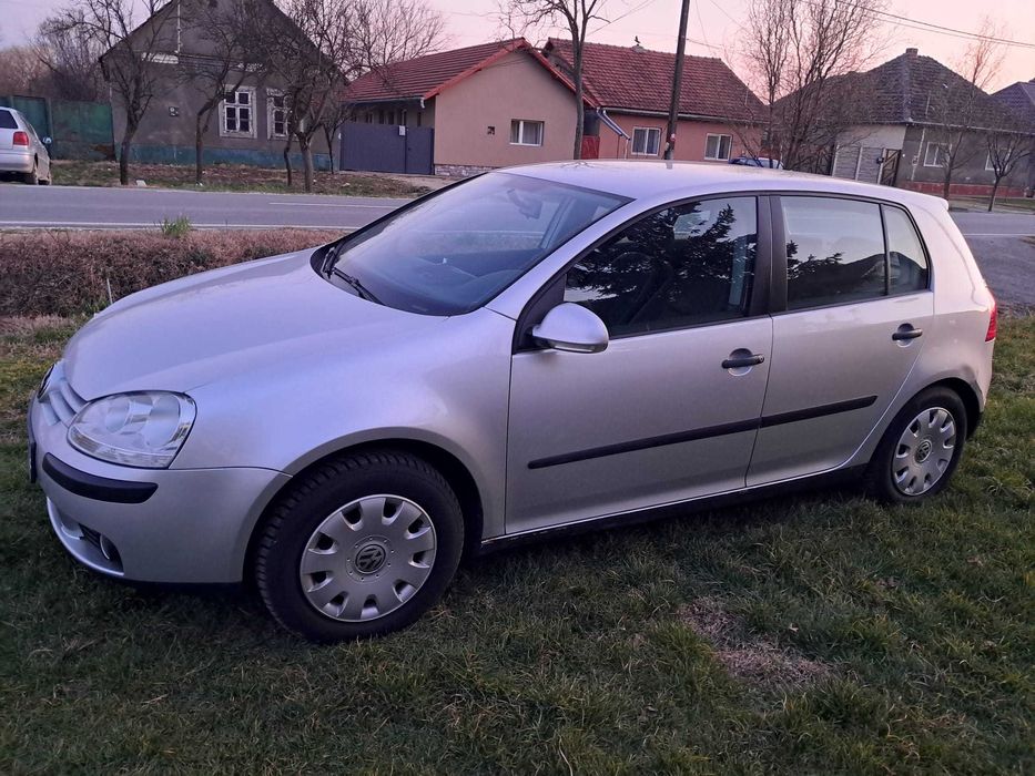 Volkswagen Golf 5 1.4 benzină – 126.000 km  –