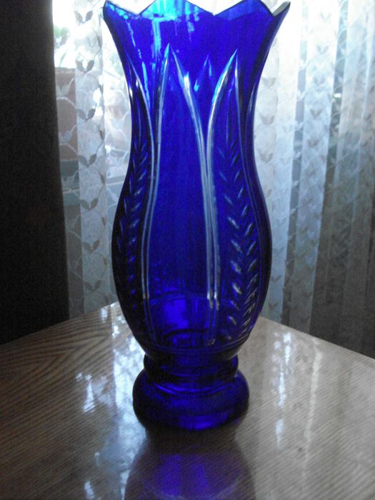 Ваза хрустальная синяя