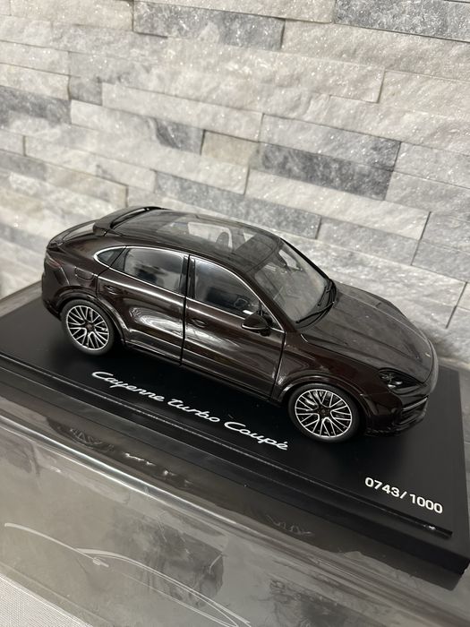 Macheta Porsche Cayenne 1:18