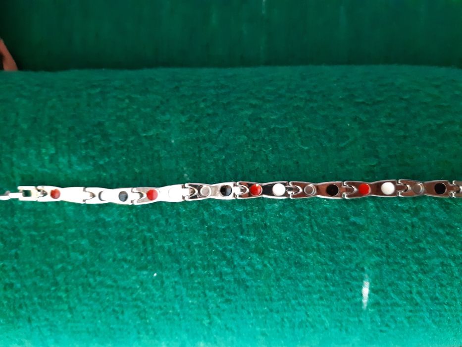 Елегантна Магнитна дамска гривна