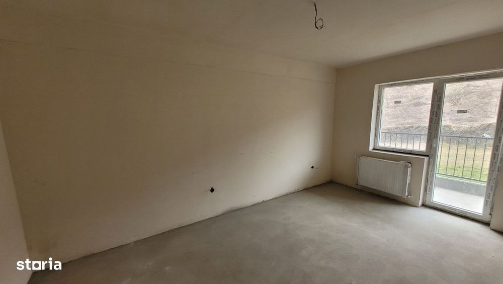 Apartament de 3 camere, 63 mp, semifinisat, zona Terra