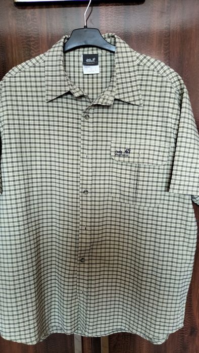Jack Wolfskin.camasi cu mîneca scurta
