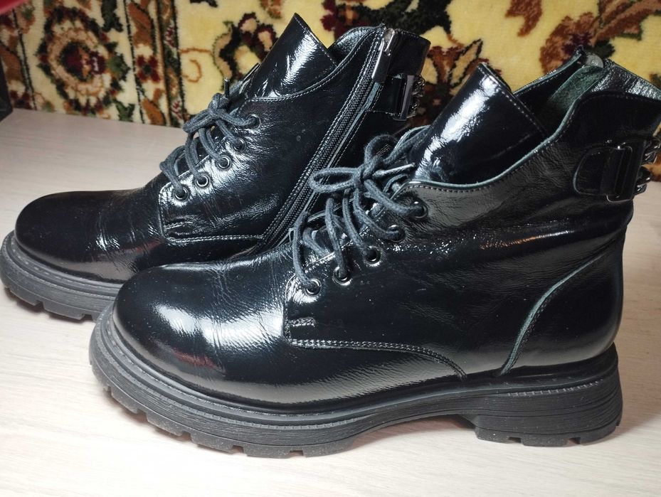 Ботинки женские кожаные