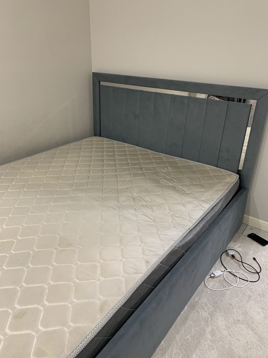 продается двухспальный диван