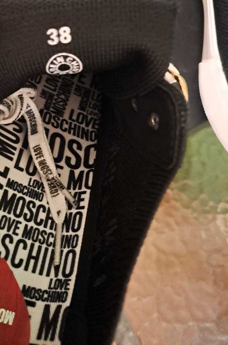 Teniși, marimea 38 Love Moschino