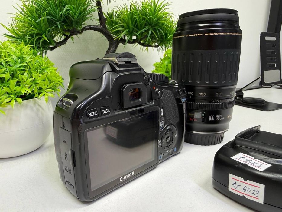 Canon EOS 550D ZOOM 100-300