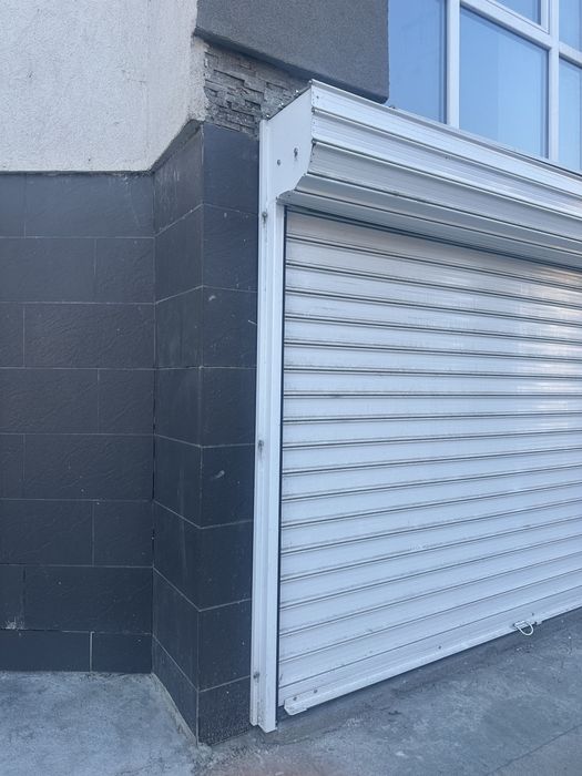 Гаражна/Охранителна ролетна врата