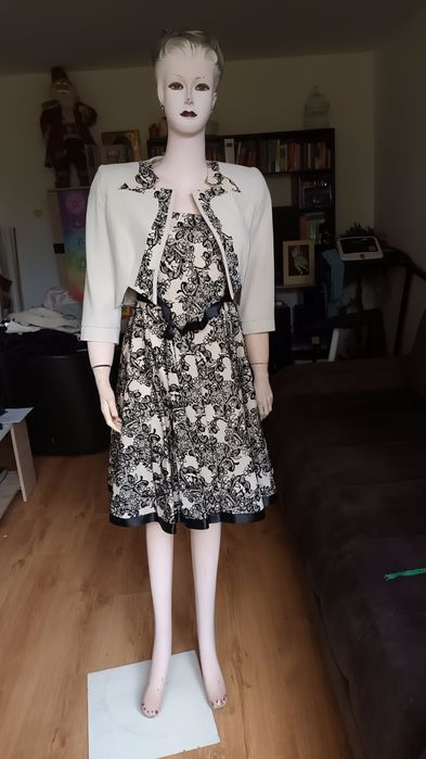 Vand rochie si sacou