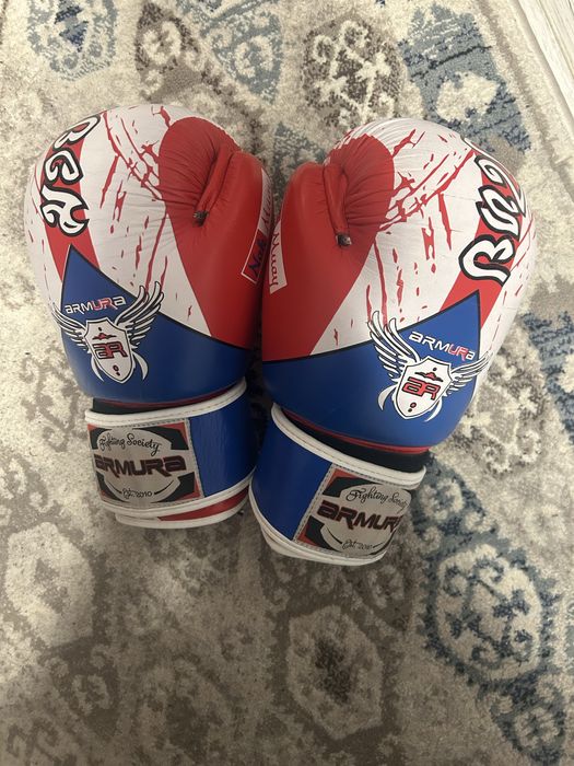 Echipament kickbox:manusi 14 oz,tibiere si palmari