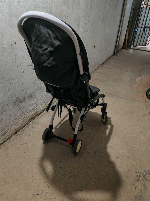 Детская прогулочная коляска