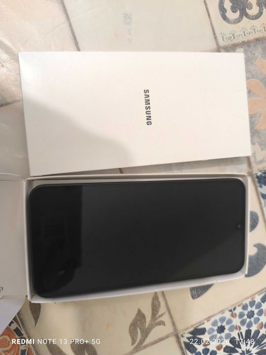 Продавам Samsung Galaxy A17