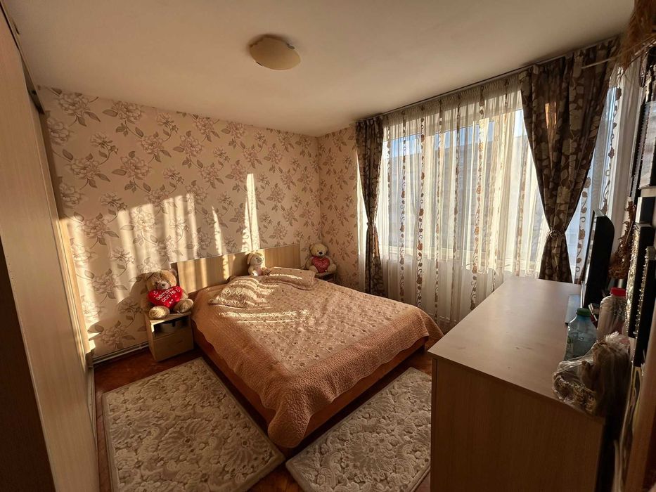 Proprietar vand apartament cu 3 camere pe strada Octavian Goga Brasov