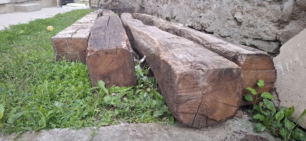 Grinzi de stejar vechi