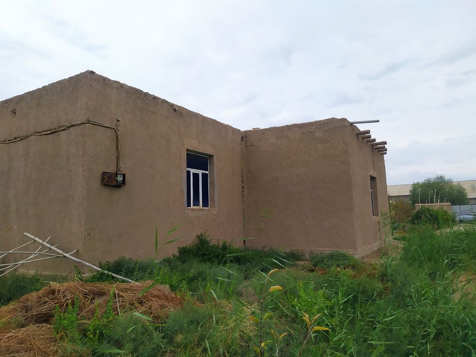 Ховли жой сотилади