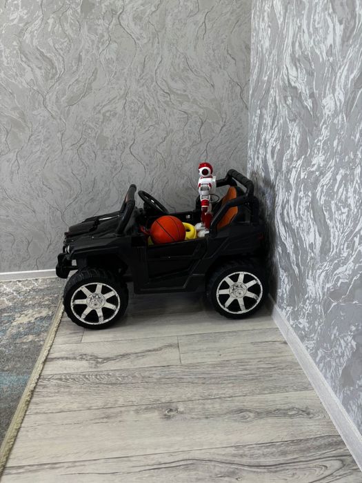 Продам детский электромобиль