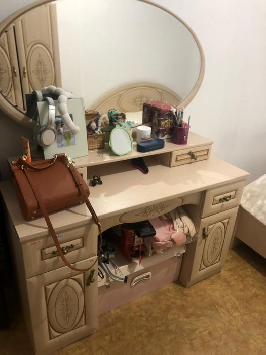 Спальный гарнитур