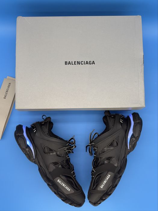Balenciaga track led