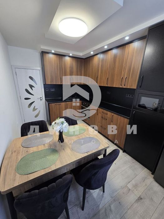 Продава четиристаен до болница Тракия