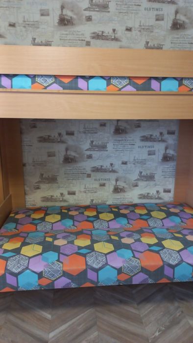 Кровать двухъярусная,торг