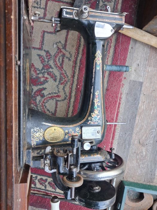 Швейная машинка Зингер