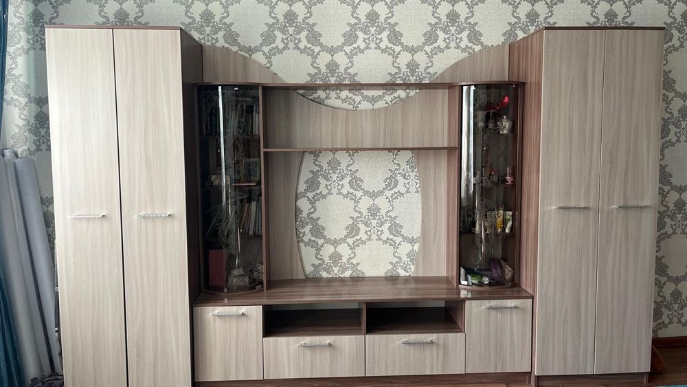 Шкаф-стенка в идиальном состаяние