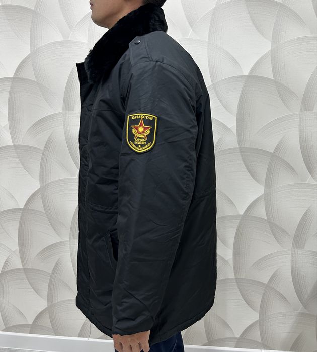 бушлат черный.