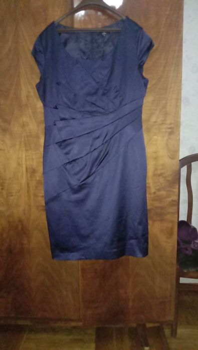 Платье вечернее атласное