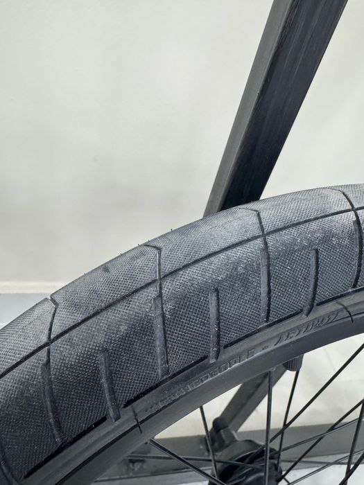 Колеса на велосипед.