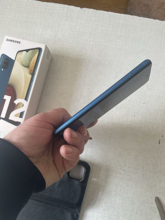 Продавам Самсунг а 12 128гб