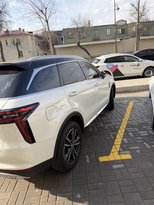 Nissan Venusia sotiladi